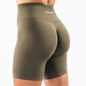 Alphalete amplify shorts in Oak